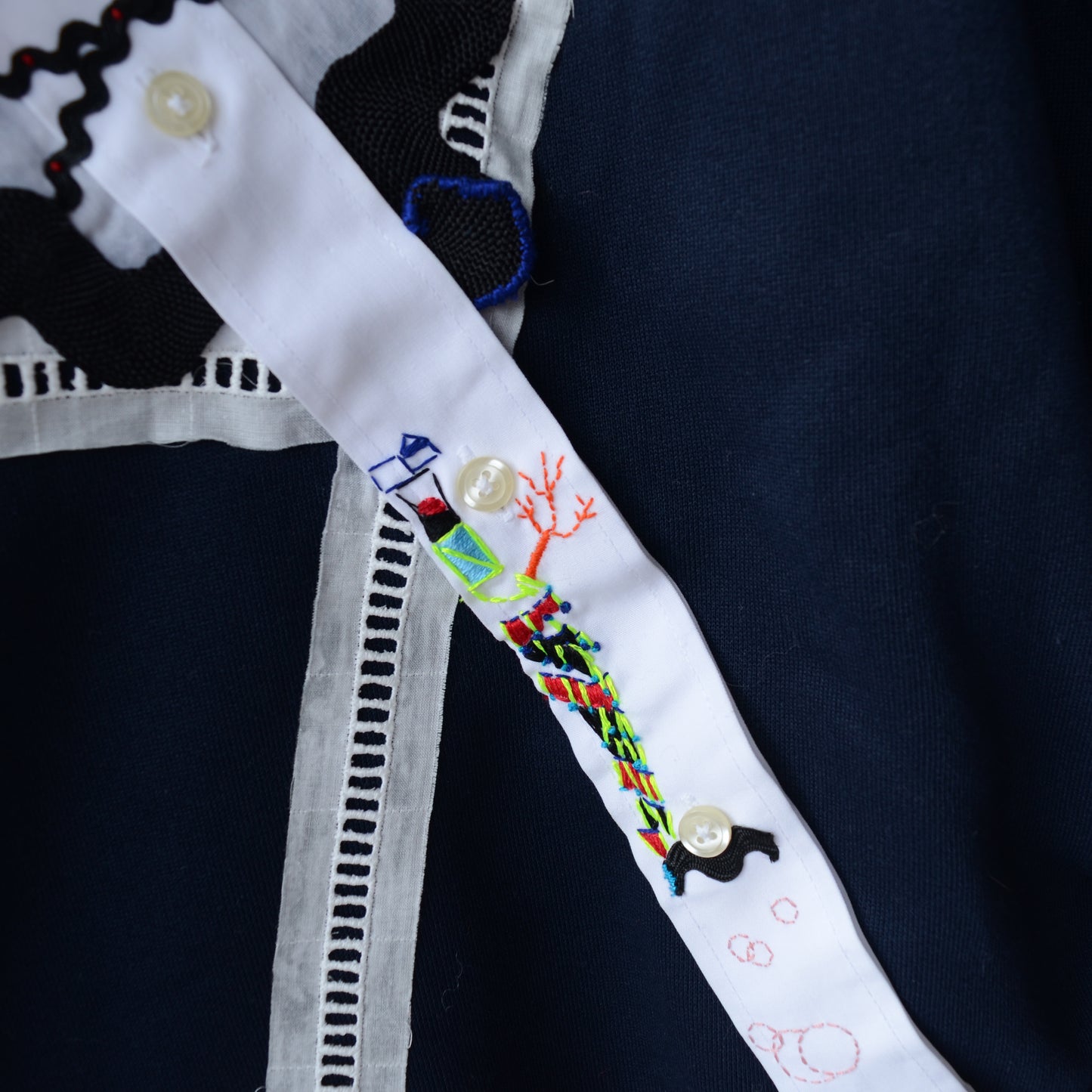 POYOTA 狂野而正式。