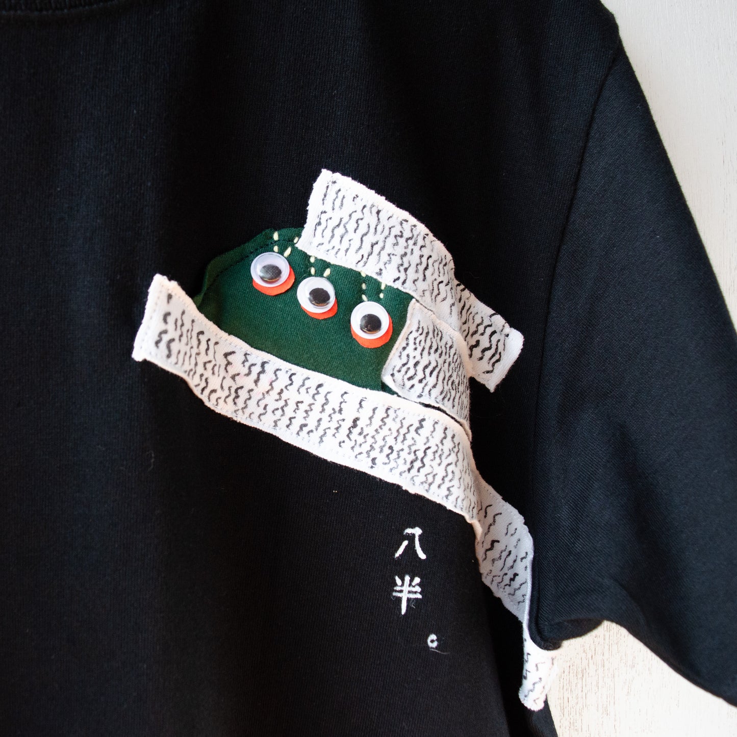 【new】八半Tシャツ(目玉オバケ)