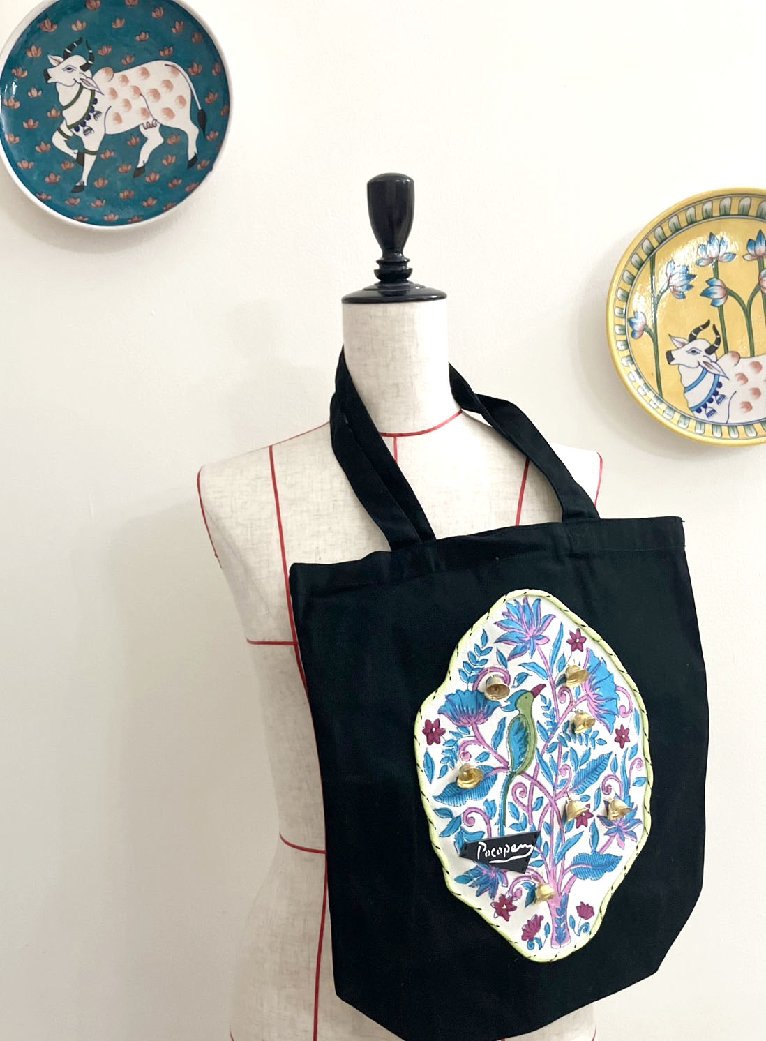 (New)鈴なりの木トートバッグ【黒色】