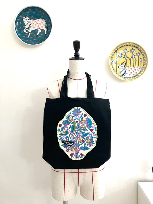 (New)鈴なりの木トートバッグ【黒色】